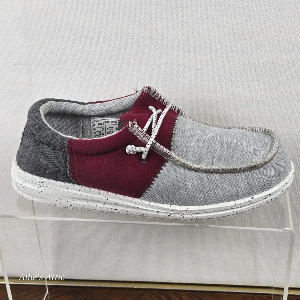 Hey Dude Wally Youth Tri Varsity Crimson Red Gray Size YT3 Summer Beach Casual‎